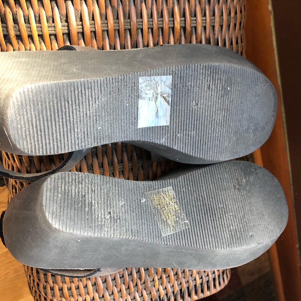 Kenneth Cole Reaction wedge sandals - Picture 4 of 7